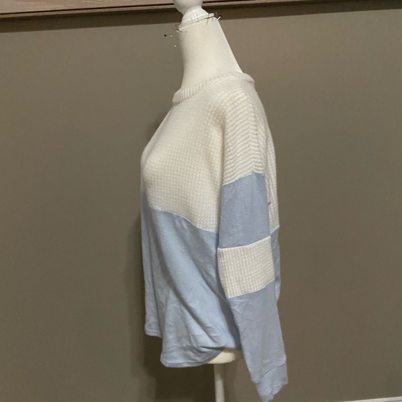 Blue & White Long sleeve sweater from Francesca’s - Picture 2 of 4